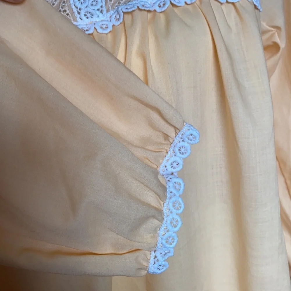 Vintage 1980s cotton blend nightgown women with‎ mother pearl button medium - Picture 6 of 9